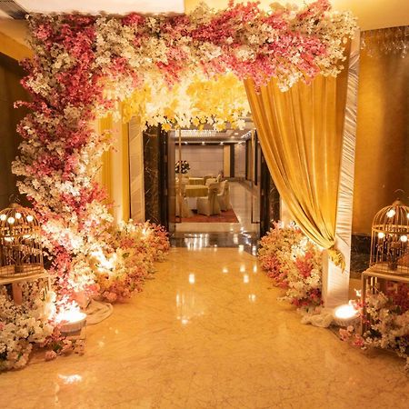 Radisson Blu Kaushambi Delhi Ncr Hotel Ghaziabad Eksteriør billede