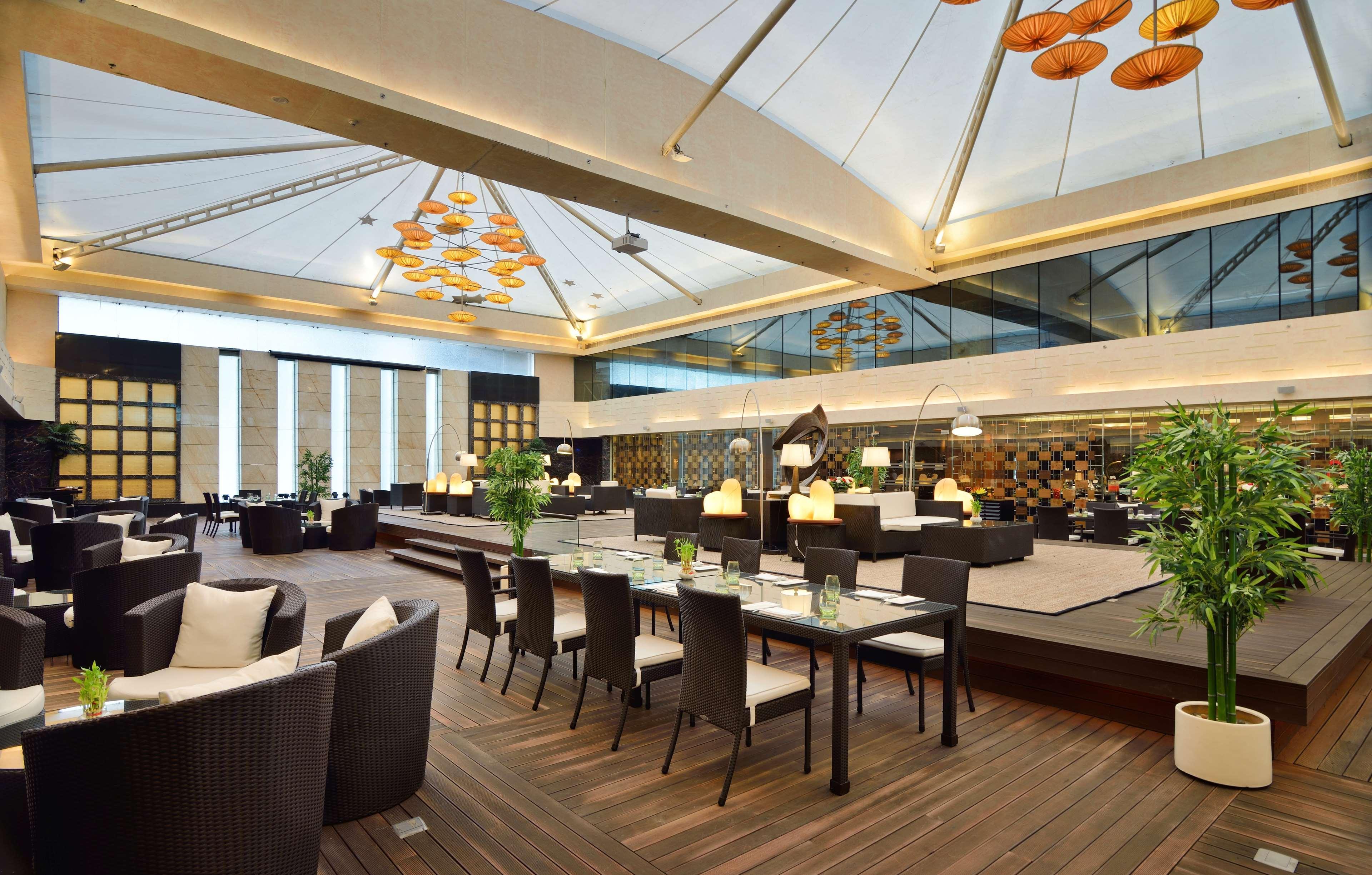 Radisson Blu Kaushambi Delhi Ncr Hotel Ghaziabad Eksteriør billede