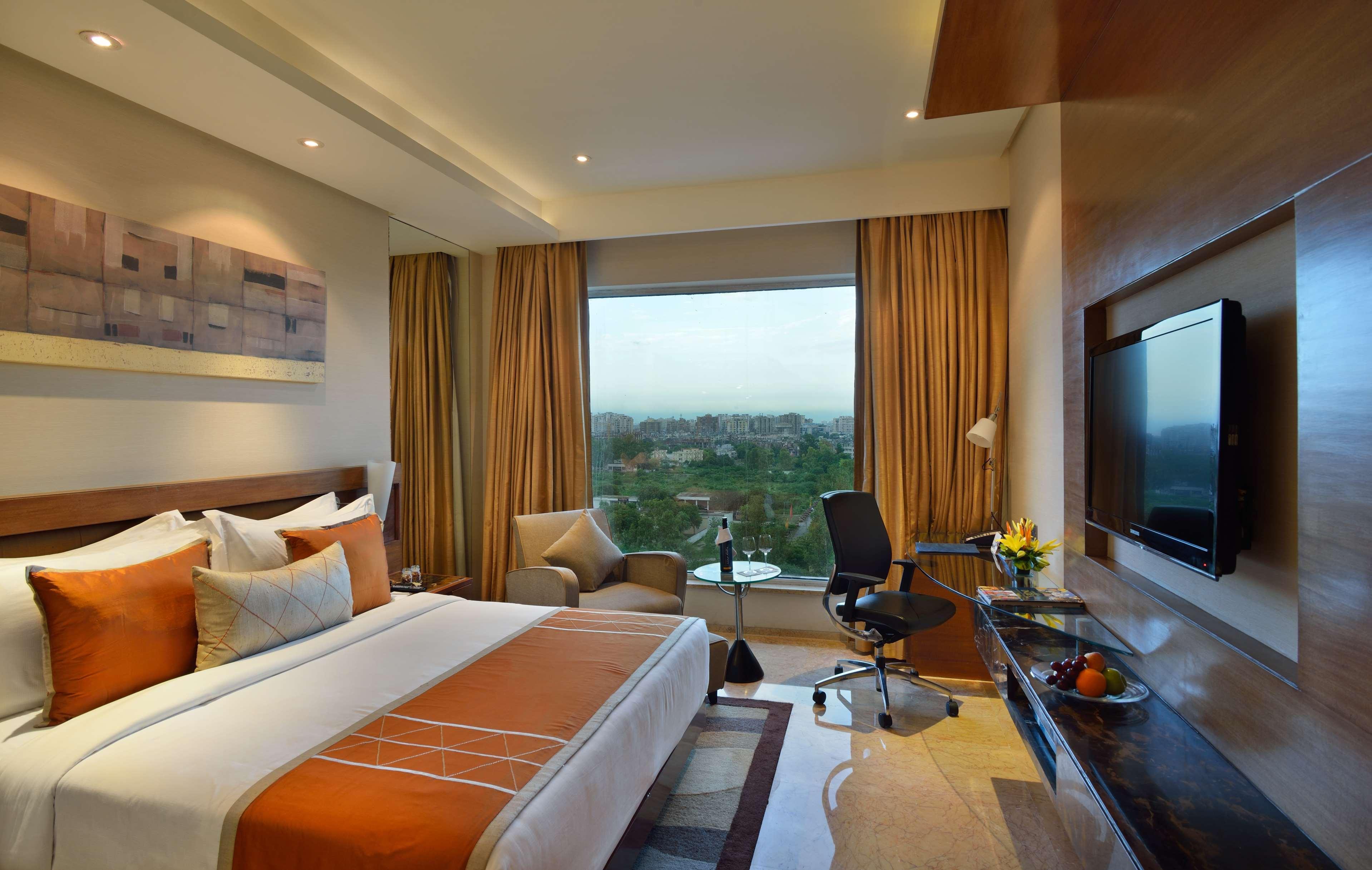 Radisson Blu Kaushambi Delhi Ncr Hotel Ghaziabad Eksteriør billede