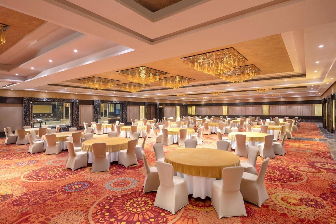 Radisson Blu Kaushambi Delhi Ncr Hotel Ghaziabad Eksteriør billede