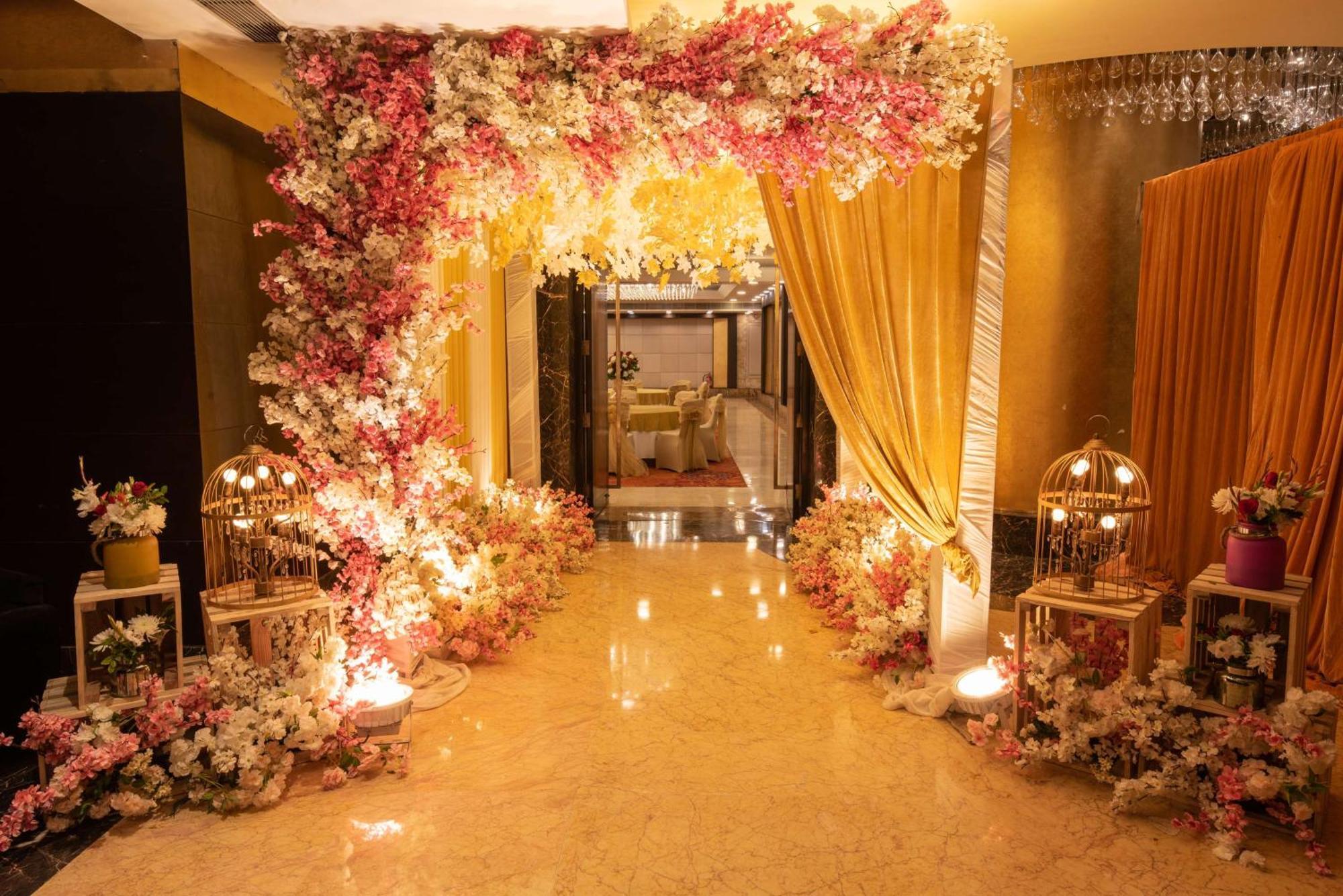 Radisson Blu Kaushambi Delhi Ncr Hotel Ghaziabad Eksteriør billede